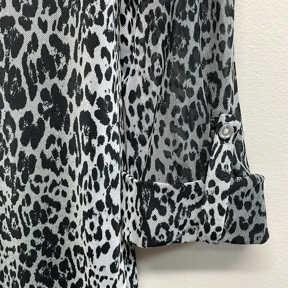 Roz & Ali Leopard Print Blouse 3/4 Rolled Tab Sleeve XS - Picture 2 of 16